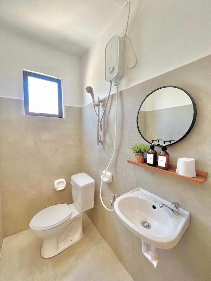 New Modern Suite Near Airport & Beach Sudtungan Экстерьер фото